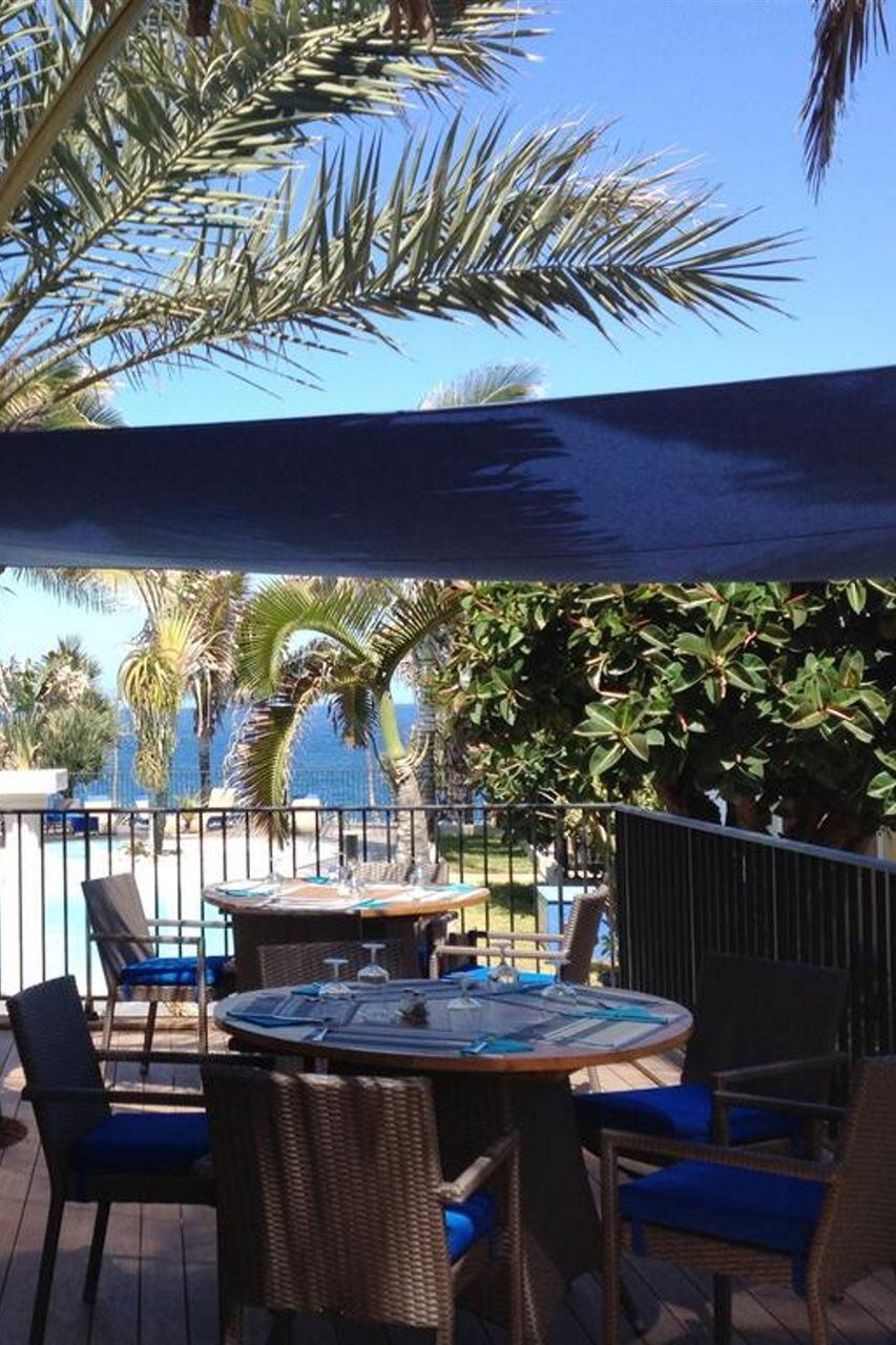 Hotel Le Victoria Сен-Пиер Екстериор снимка