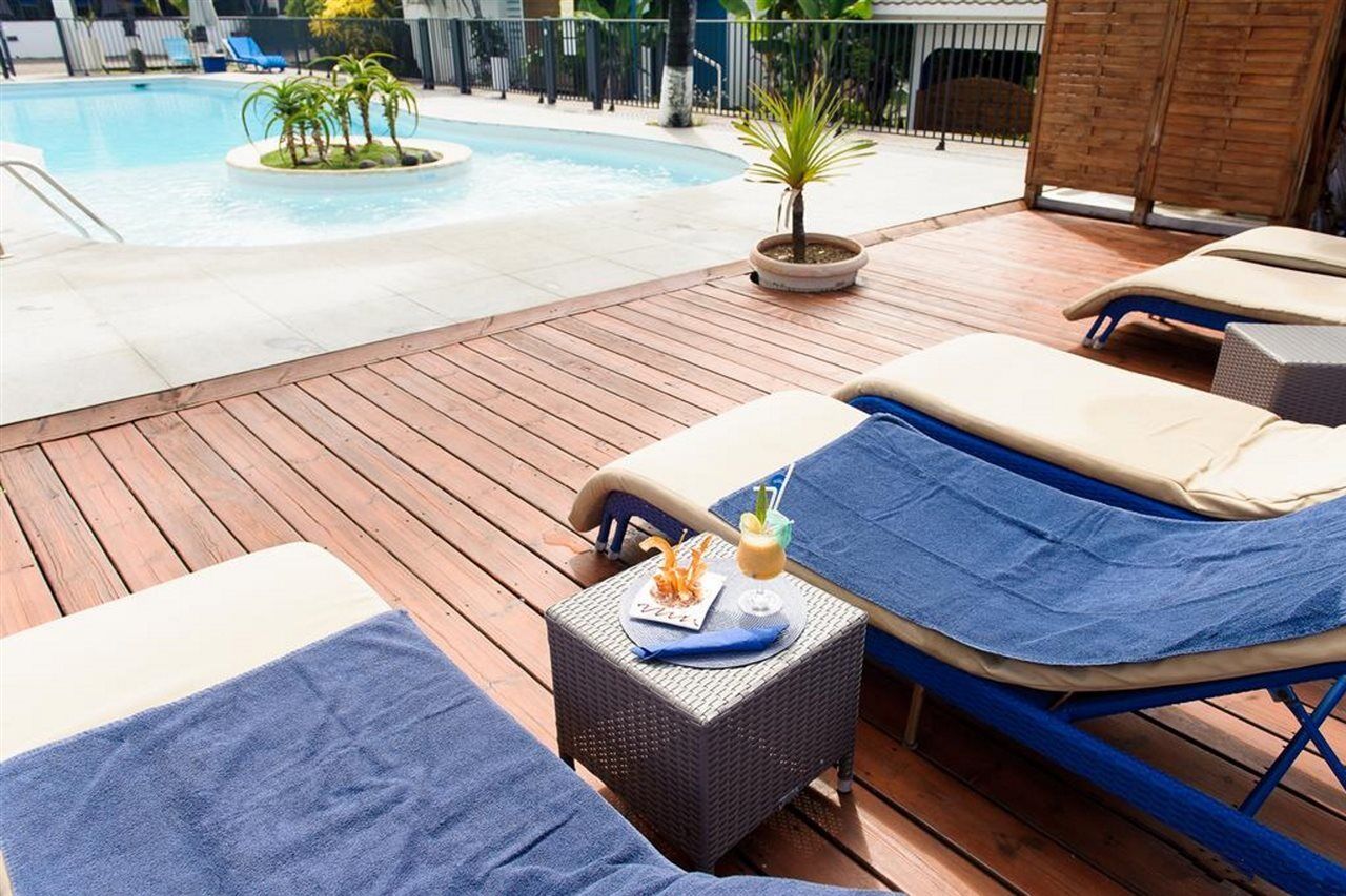 Hotel Le Victoria Сен-Пиер Екстериор снимка